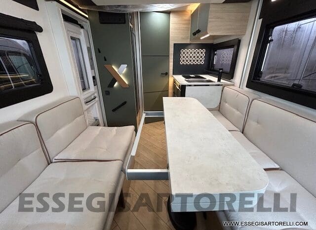 CHAUSSON NEW X 550 EXCLUSIVE LINE GAMMA 2025 599 CM SEMINTEGRALE COMPATTO BASCULANTE pieno