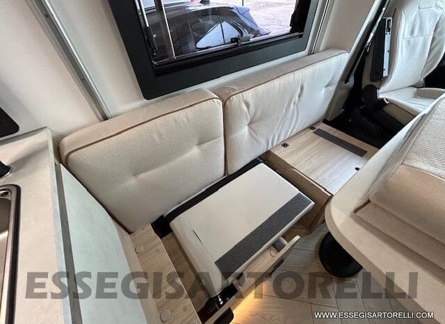 CHAUSSON NEW X 550 EXCLUSIVE LINE GAMMA 2025 599 CM SEMINTEGRALE COMPATTO BASCULANTE pieno