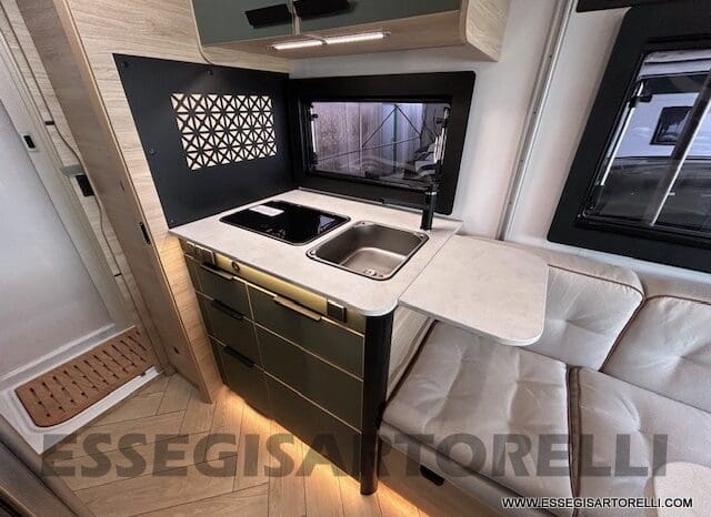 CHAUSSON NEW X 550 EXCLUSIVE LINE GAMMA 2025 599 CM SEMINTEGRALE COMPATTO BASCULANTE pieno