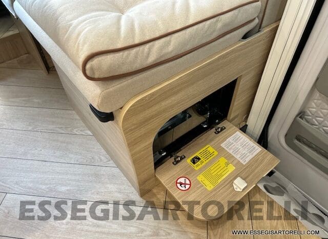 CHAUSSON NEW X 550 EXCLUSIVE LINE GAMMA 2025 599 CM SEMINTEGRALE COMPATTO BASCULANTE pieno