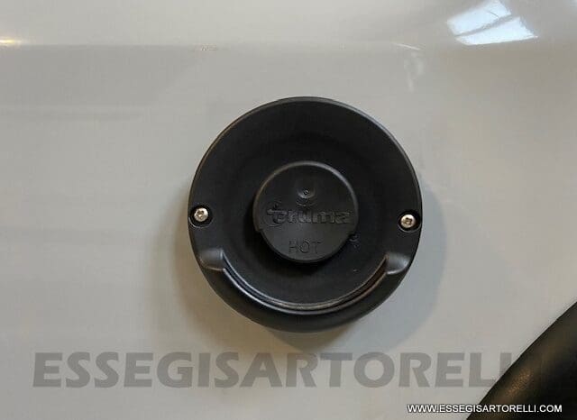 NOLEGGIO CAMPER PURO VAN LETTI GEMELLI 4 VIAGGIO 636 cm pieno