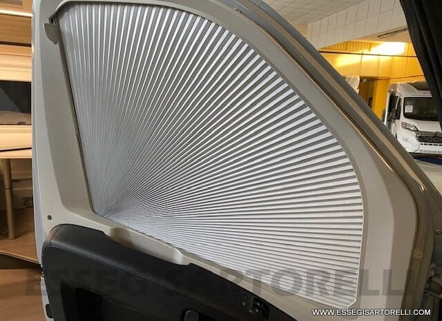 NOLEGGIO CAMPER PURO VAN LETTI GEMELLI 4 VIAGGIO 636 cm pieno