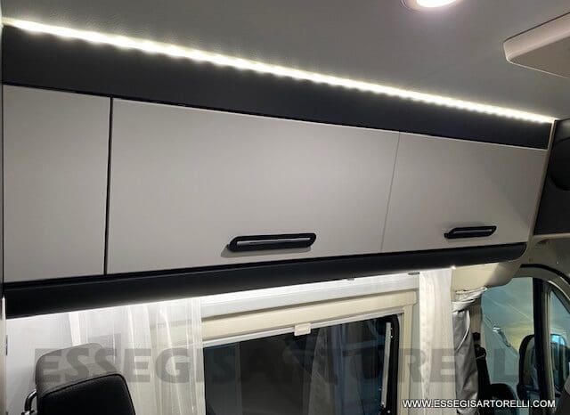 NOLEGGIO CAMPER PURO VAN LETTI GEMELLI 4 VIAGGIO 636 cm pieno