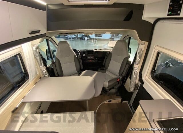 NOLEGGIO CAMPER PURO VAN LETTI GEMELLI 4 VIAGGIO 636 cm pieno