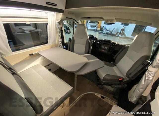 NOLEGGIO CAMPER PURO VAN LETTI GEMELLI 4 VIAGGIO 636 cm pieno