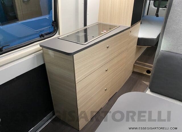 NOLEGGIO CAMPER PURO VAN LETTI GEMELLI 4 VIAGGIO 636 cm pieno