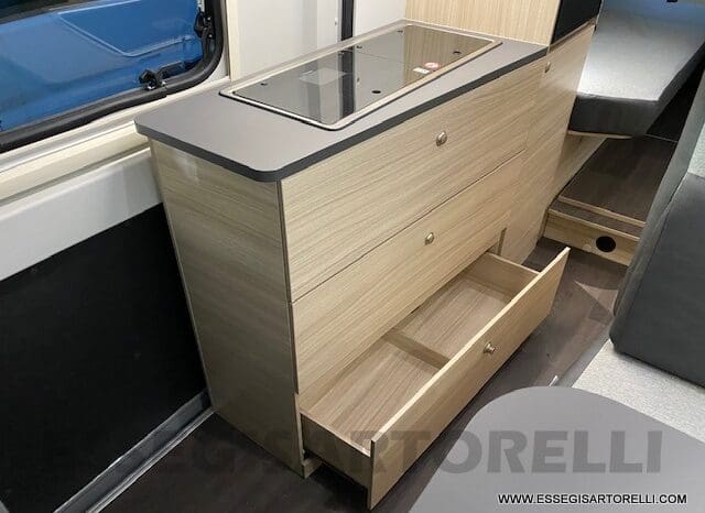 NOLEGGIO CAMPER PURO VAN LETTI GEMELLI 4 VIAGGIO 636 cm pieno