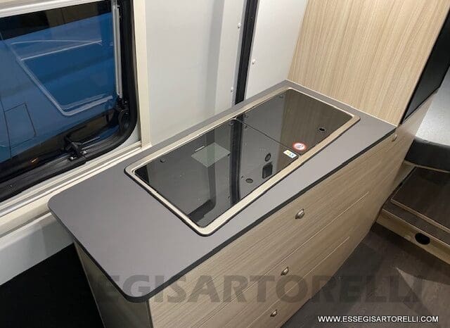 NOLEGGIO CAMPER PURO VAN LETTI GEMELLI 4 VIAGGIO 636 cm pieno