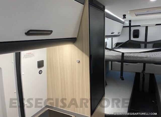 NOLEGGIO CAMPER PURO VAN LETTI GEMELLI 4 VIAGGIO 636 cm pieno