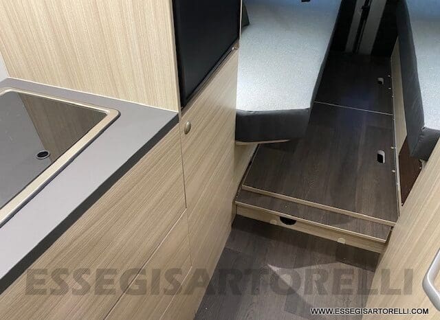 NOLEGGIO CAMPER PURO VAN LETTI GEMELLI 4 VIAGGIO 636 cm pieno
