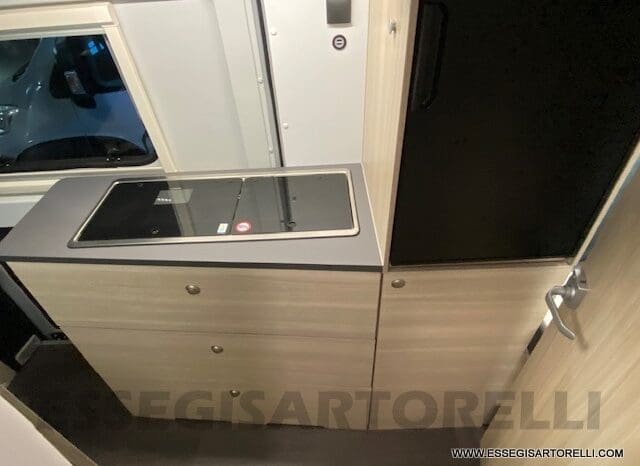 NOLEGGIO CAMPER PURO VAN LETTI GEMELLI 4 VIAGGIO 636 cm pieno