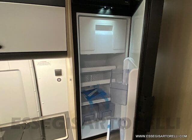 NOLEGGIO CAMPER PURO VAN LETTI GEMELLI 4 VIAGGIO 636 cm pieno