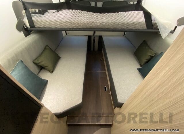 NOLEGGIO CAMPER PURO VAN LETTI GEMELLI 4 VIAGGIO 636 cm pieno