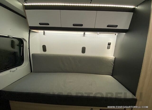 NOLEGGIO CAMPER PURO VAN LETTI GEMELLI 4 VIAGGIO 636 cm pieno