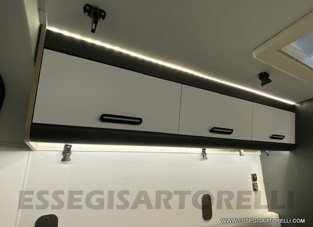 NOLEGGIO CAMPER PURO VAN LETTI GEMELLI 4 VIAGGIO 636 cm pieno