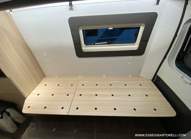 NOLEGGIO CAMPER PURO VAN LETTI GEMELLI 4 VIAGGIO 636 cm pieno