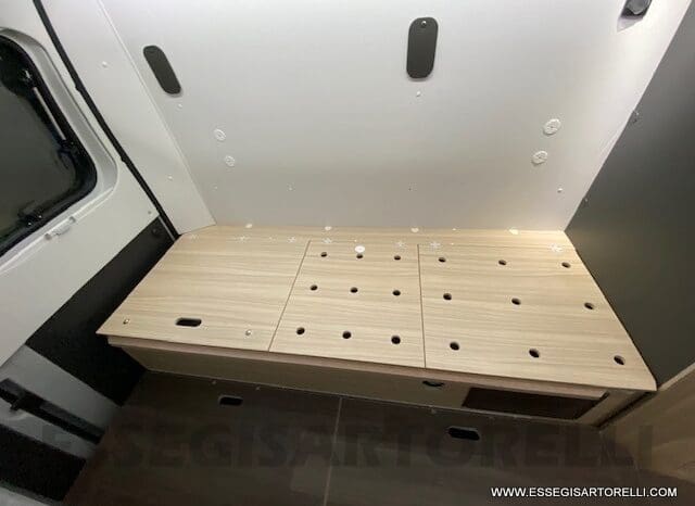 NOLEGGIO CAMPER PURO VAN LETTI GEMELLI 4 VIAGGIO 636 cm pieno
