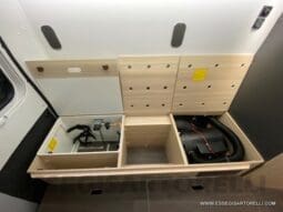 NOLEGGIO CAMPER PURO VAN LETTI GEMELLI 4 VIAGGIO 636 cm pieno