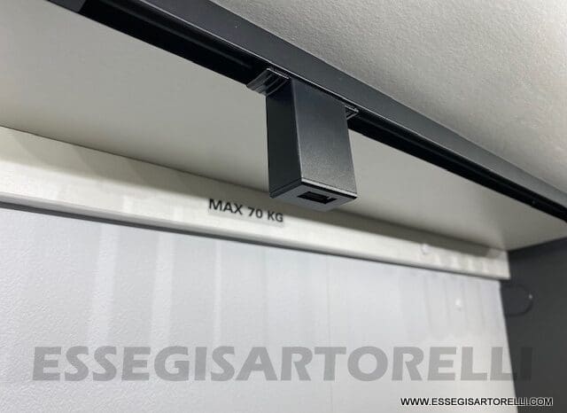 NOLEGGIO CAMPER PURO VAN LETTI GEMELLI 4 VIAGGIO 636 cm pieno