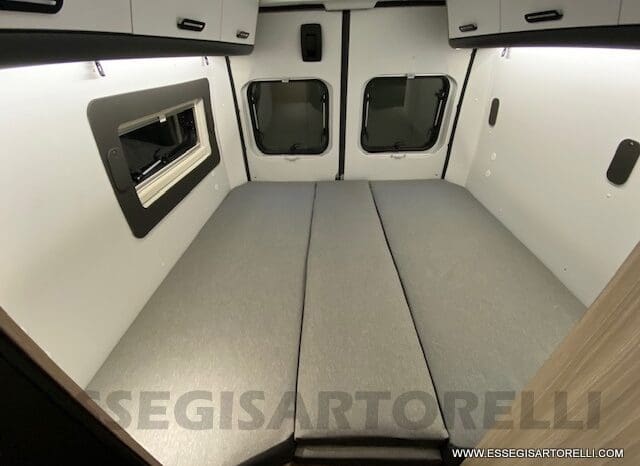 NOLEGGIO CAMPER PURO VAN LETTI GEMELLI 4 VIAGGIO 636 cm pieno