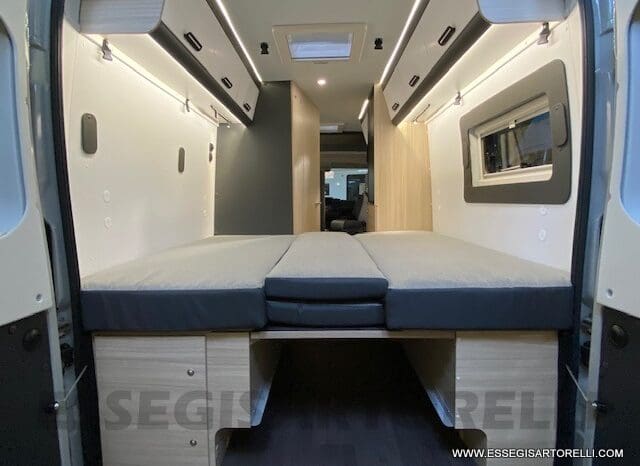 NOLEGGIO CAMPER PURO VAN LETTI GEMELLI 4 VIAGGIO 636 cm pieno