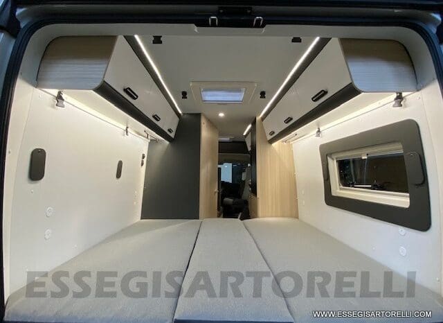 NOLEGGIO CAMPER PURO VAN LETTI GEMELLI 4 VIAGGIO 636 cm pieno