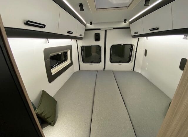 NOLEGGIO CAMPER PURO VAN LETTI GEMELLI 4 VIAGGIO 636 cm pieno