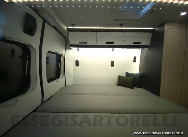 NOLEGGIO CAMPER PURO VAN LETTI GEMELLI 4 VIAGGIO 636 cm pieno