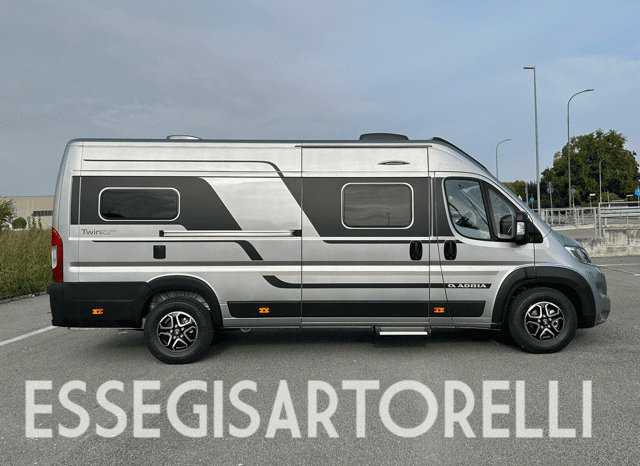 ADRIA TWIN PLUS 640 SGX 636 CM 35 HEAVY SKYROOOF WEBASTO 2024 ARTENSE GREY METT pieno