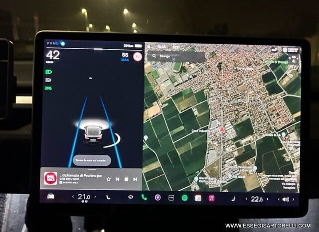 TESLA MODEL 3 DUAL MOTOR LONG RANGE (4WD) FULL OPTIONAL IVA ESPOSTA pieno