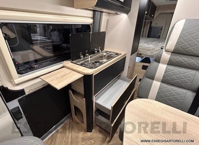 CHAUSSON SPORTLINE V 690 CAMBIO AUTOMATICO SERIE VAN 636 CM MAXI MATRIMONIALE ELETTRICO BASCULANTE 2025 pieno