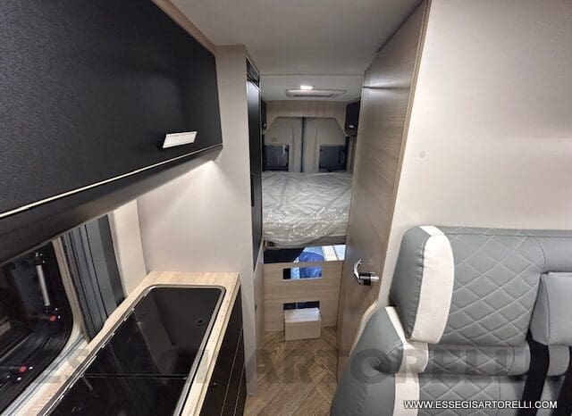 CHAUSSON SPORTLINE V 690 CAMBIO AUTOMATICO SERIE VAN 636 CM MAXI MATRIMONIALE ELETTRICO BASCULANTE 2025 pieno