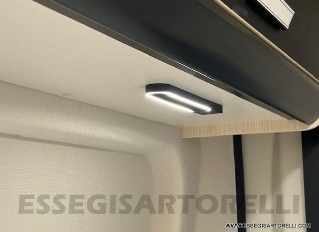 CHAUSSON SPORTLINE V 690 CAMBIO AUTOMATICO SERIE VAN 636 CM MAXI MATRIMONIALE ELETTRICO BASCULANTE 2025 pieno