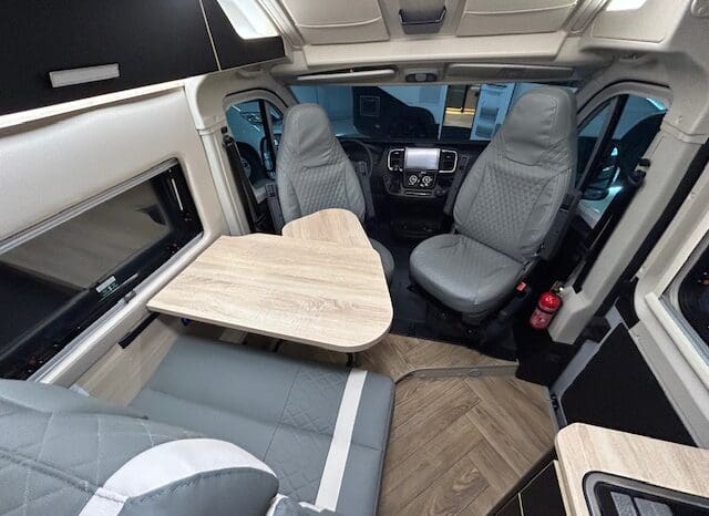 CHAUSSON SPORTLINE V 594 MAX CAMBIO AUTOMATICO SERIE VAN 599 CM DOPPIO MATRIMONIALE IN CODA 2025 pieno