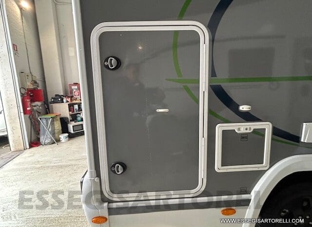 CHAUSSON ETAPE LINE 650 AUTOMATICO 165 CV POWER MY 2025 639 CM SEMINTEGRALE BASCULANTE E GARAGE pieno