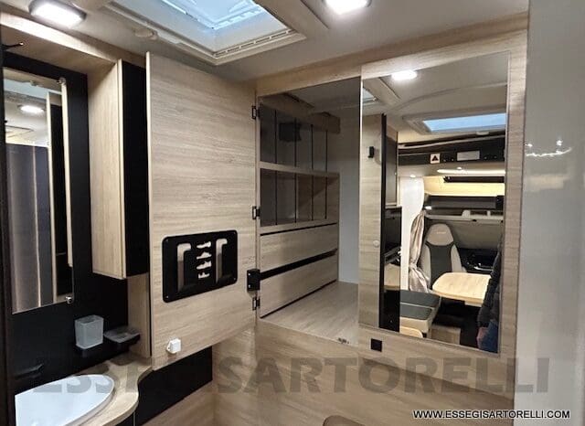 CHAUSSON ETAPE LINE 650 AUTOMATICO 165 CV POWER MY 2025 639 CM SEMINTEGRALE BASCULANTE E GARAGE pieno