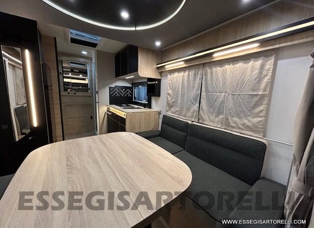 CHAUSSON ETAPE LINE 640 AUTOMATICO 165 CV POWER MY 2025 699 CM SEMINTEGRALE BASCULANTE E GARAGE pieno