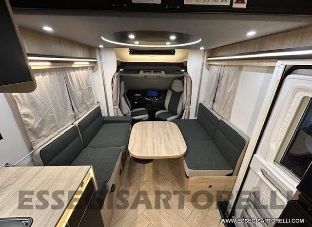 CHAUSSON ETAPE LINE 640 AUTOMATICO 165 CV POWER MY 2025 699 CM SEMINTEGRALE BASCULANTE E GARAGE pieno