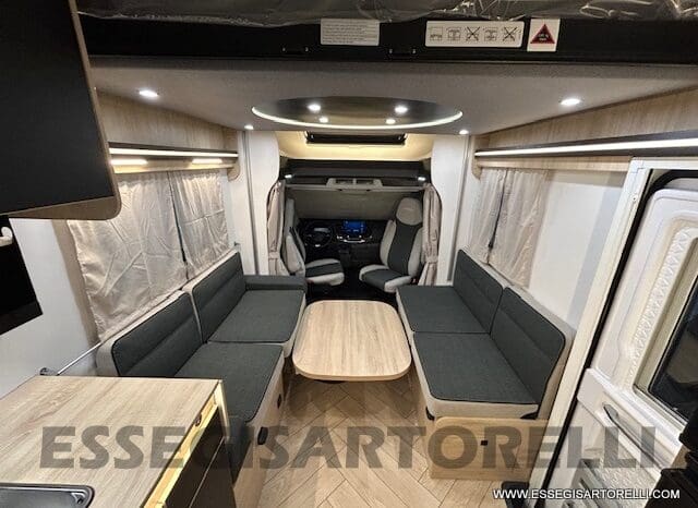 CHAUSSON ETAPE LINE 640 AUTOMATICO 165 CV POWER MY 2025 699 CM SEMINTEGRALE BASCULANTE E GARAGE pieno