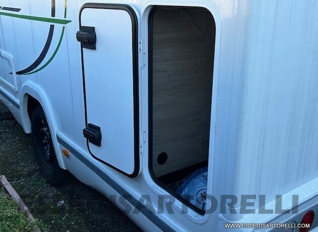 CHAUSSON FIRST LINE 720 GAMMA 2025 SEMINTEGRALE BASCULANTE E GARAGE LETTI CASTELLO pieno