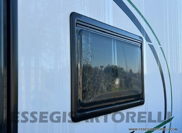 CHAUSSON FIRST LINE 720 GAMMA 2025 SEMINTEGRALE BASCULANTE E GARAGE LETTI CASTELLO pieno