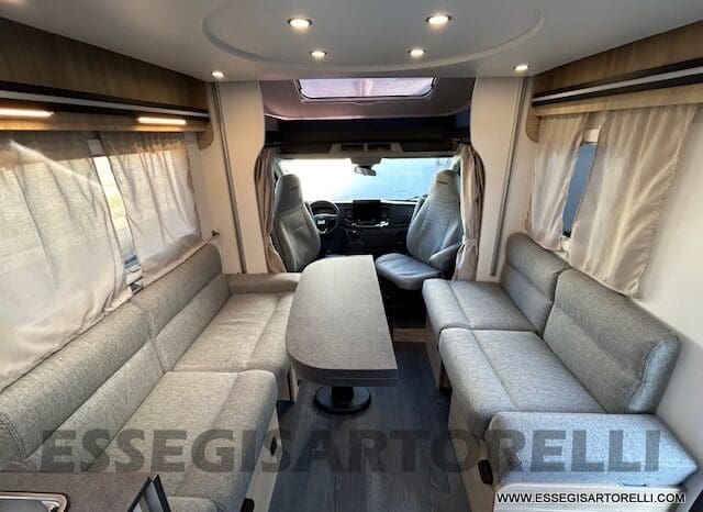 CHAUSSON FIRST LINE 720 GAMMA 2025 SEMINTEGRALE BASCULANTE E GARAGE LETTI CASTELLO pieno