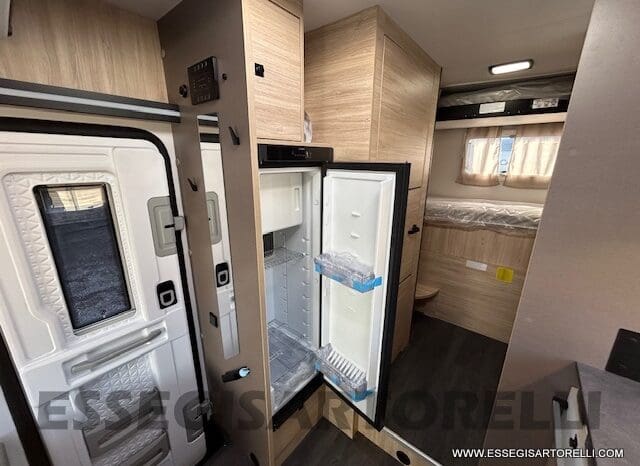 CHAUSSON FIRST LINE 720 GAMMA 2025 SEMINTEGRALE BASCULANTE E GARAGE LETTI CASTELLO pieno