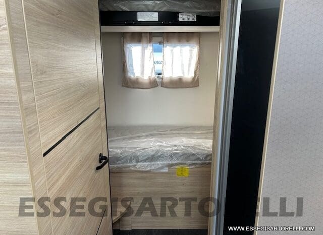 CHAUSSON FIRST LINE 720 GAMMA 2025 SEMINTEGRALE BASCULANTE E GARAGE LETTI CASTELLO pieno