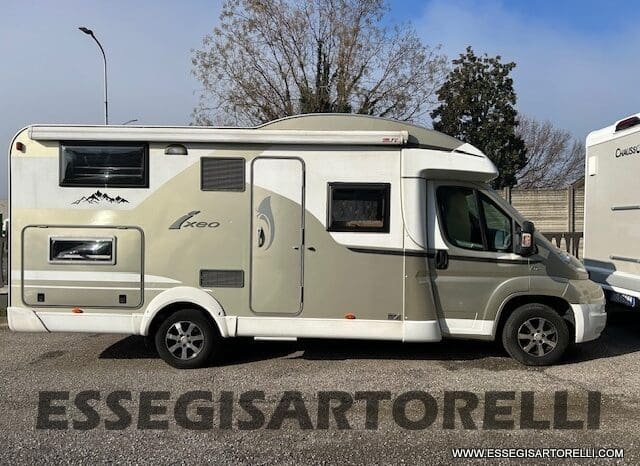 BURSTNER IXEO 666 SEMINTEGRALE BASCULANTE 674 CM 2010 pieno