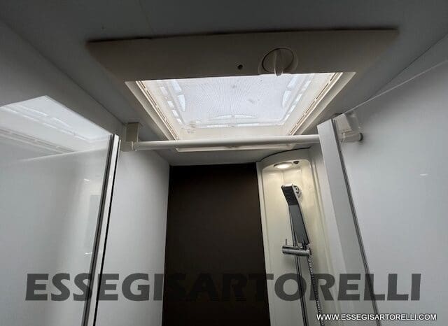 ADRIA CORAL XL A 670 SL 01/2022 LETTI GEMELLI, GARAGE E GANCIO TRAINO, WEBASTO pieno