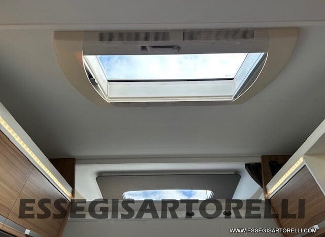 ADRIA CORAL XL A 670 SL 01/2022 LETTI GEMELLI, GARAGE E GANCIO TRAINO, WEBASTO pieno