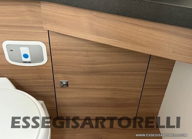 ADRIA CORAL XL A 670 SL 01/2022 LETTI GEMELLI, GARAGE E GANCIO TRAINO, WEBASTO pieno