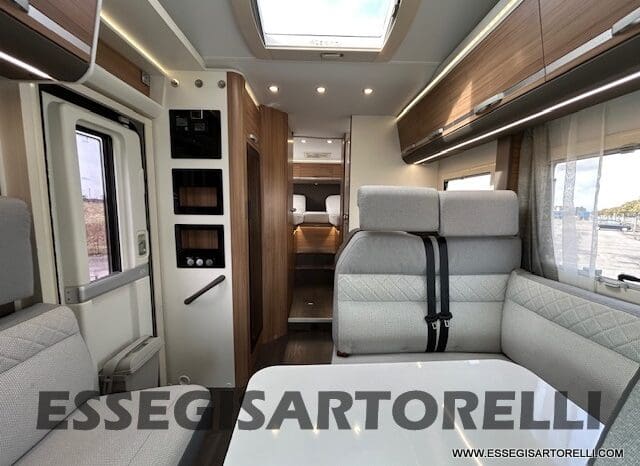 ADRIA CORAL XL A 670 SL 01/2022 LETTI GEMELLI, GARAGE E GANCIO TRAINO, WEBASTO pieno