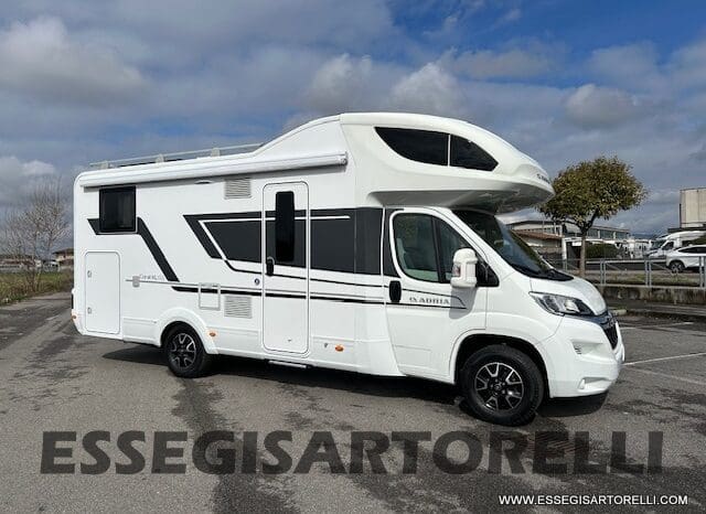 ADRIA CORAL XL A 670 SL 01/2022 LETTI GEMELLI, GARAGE E GANCIO TRAINO, WEBASTO pieno